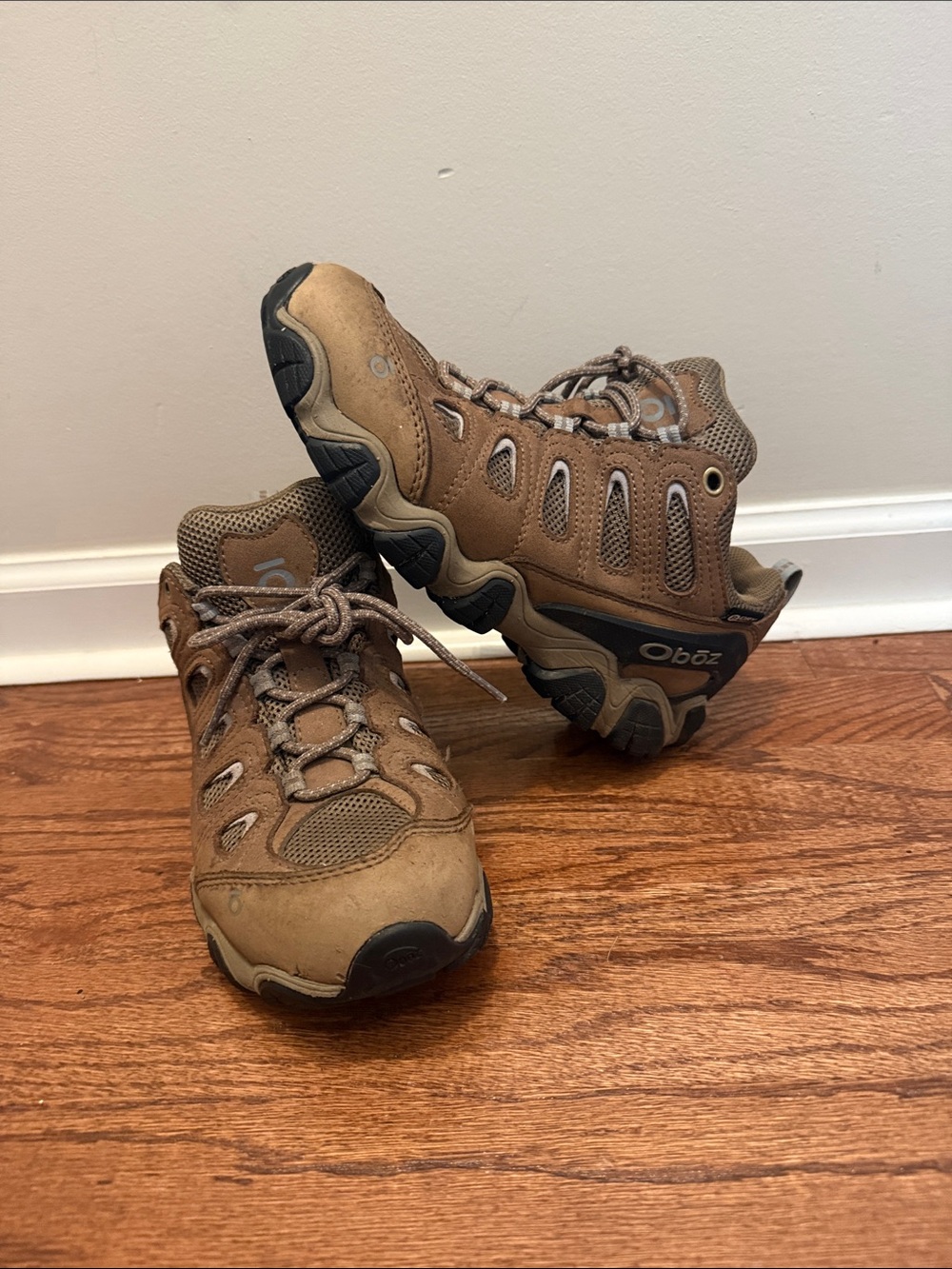 Oboz Women's Brown Waterproof Hiking Boots – Durable Outdoor Comfort